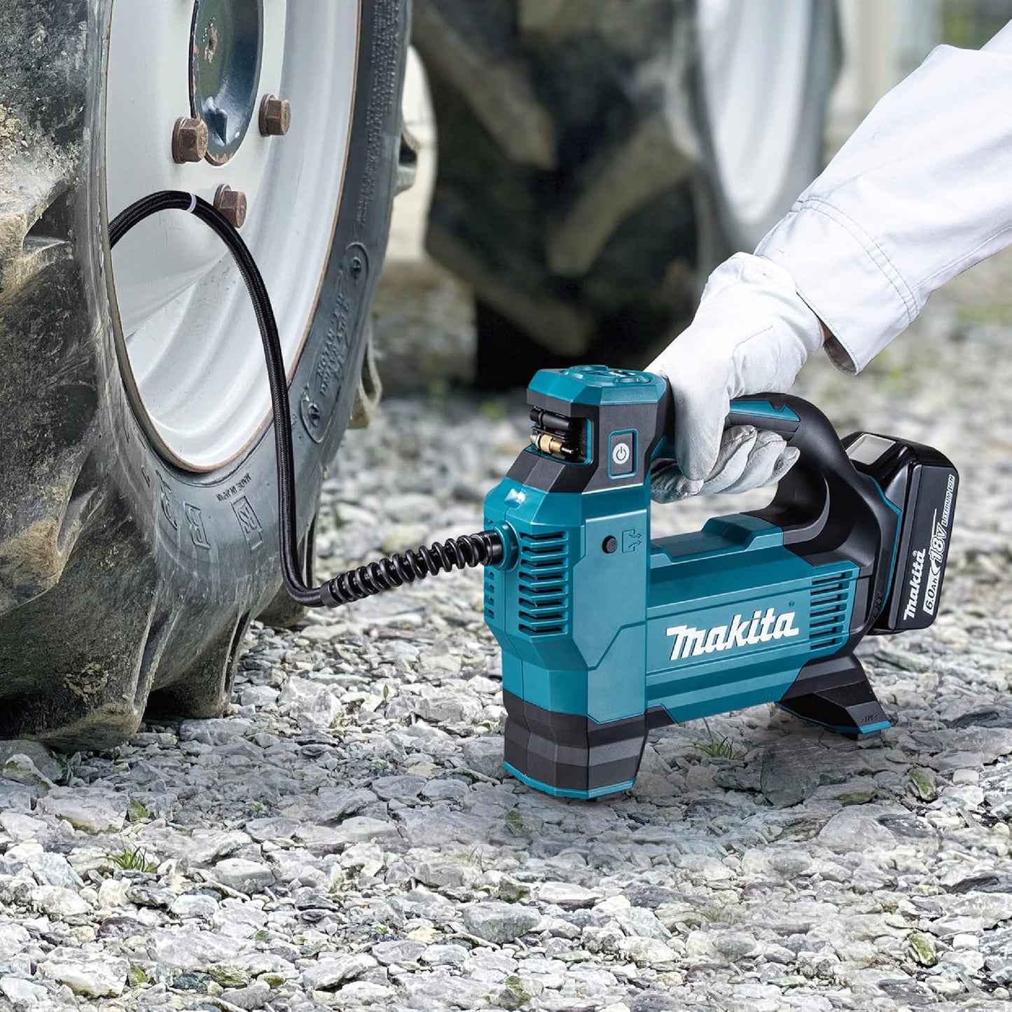マキタ(Makita) 18V 充電式空気入れ MP181DZ バッテリ・充電器別売 デジタル表示付